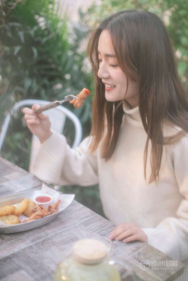 女人与拘做受A片