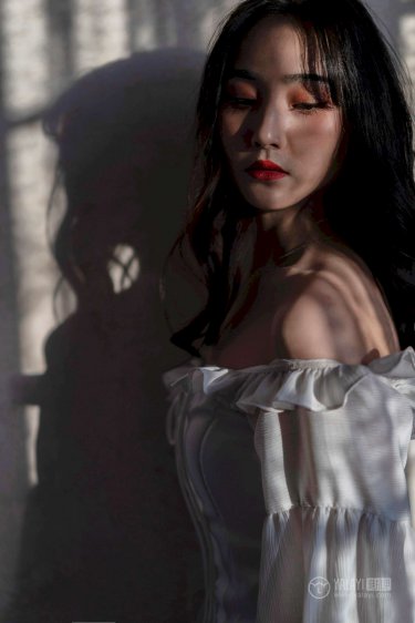 美女被男人扒开腿猛视频